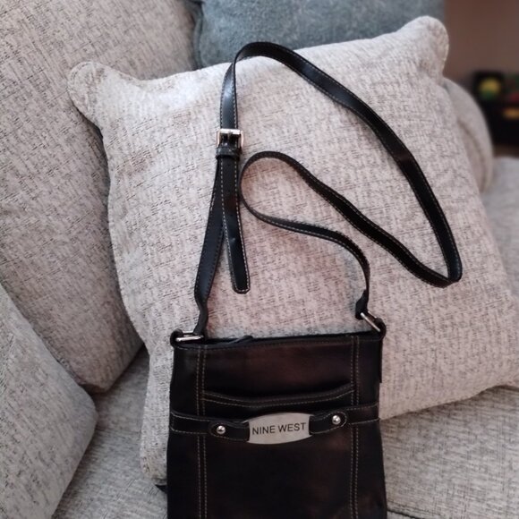 Nine West Black Messenger Bag with Adjustable Strap leather - Picture 1 of 8